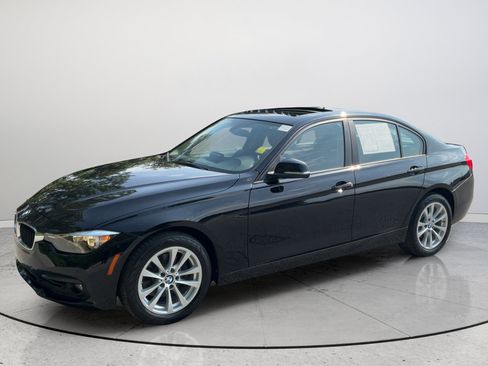 Used 2016 BMW 320i Sedan RWD image 6