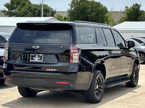 Used 2023 Chevrolet Suburban RST w/ Luxury Package AWD/4WD image 4
