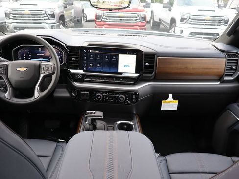 New 2026 Chevrolet Silverado 1500 High Country w/ Technology Package AWD/4WD image 22