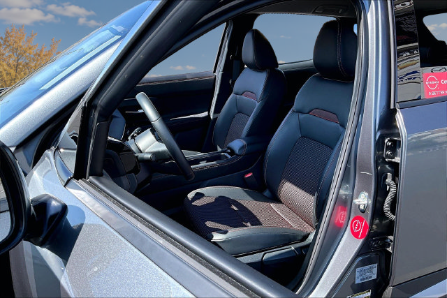 Certified 2026 Nissan Kicks SR FWD image 20
