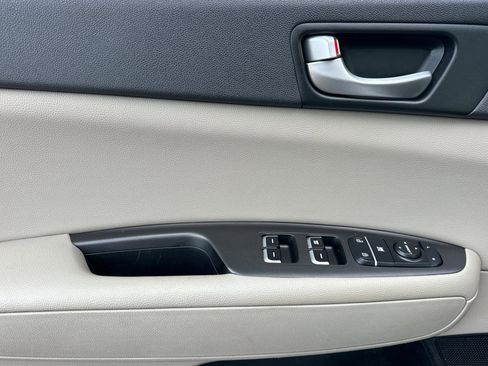 Used 2017 Kia Optima LX image 10