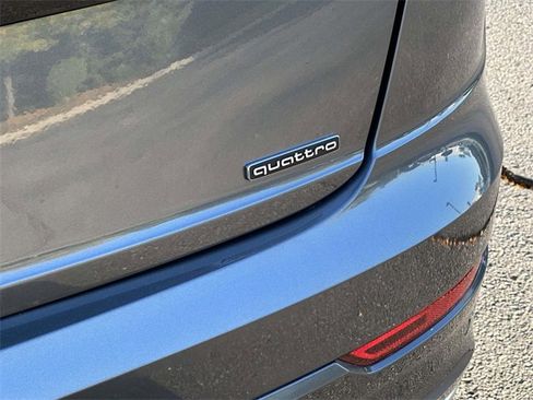 Used 2019 Audi Q8 Prestige w/ Luxury Package image 11