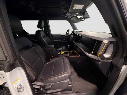 Used 2023 Ford Bronco Badlands w/ Sasquatch Package image 24