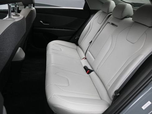 Used 2023 Hyundai Elantra Limited FWD image 29