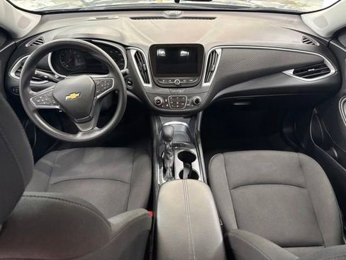 Used 2024 Chevrolet Malibu LT FWD image 2