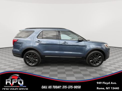 Used 2019 Ford Explorer XLT w/ Equipment Group 202A AWD/4WD image 6