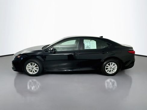 Used 2025 Toyota Camry LE FWD image 4