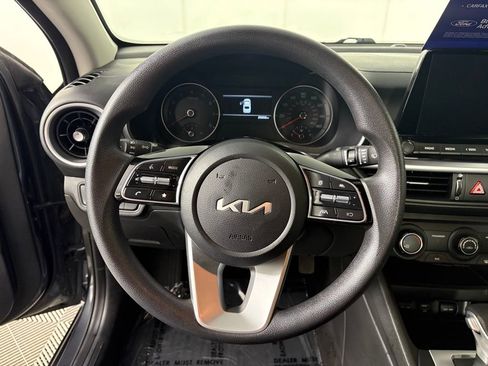 Used 2023 Kia Forte LXS w/ LXS Technology Package image 16