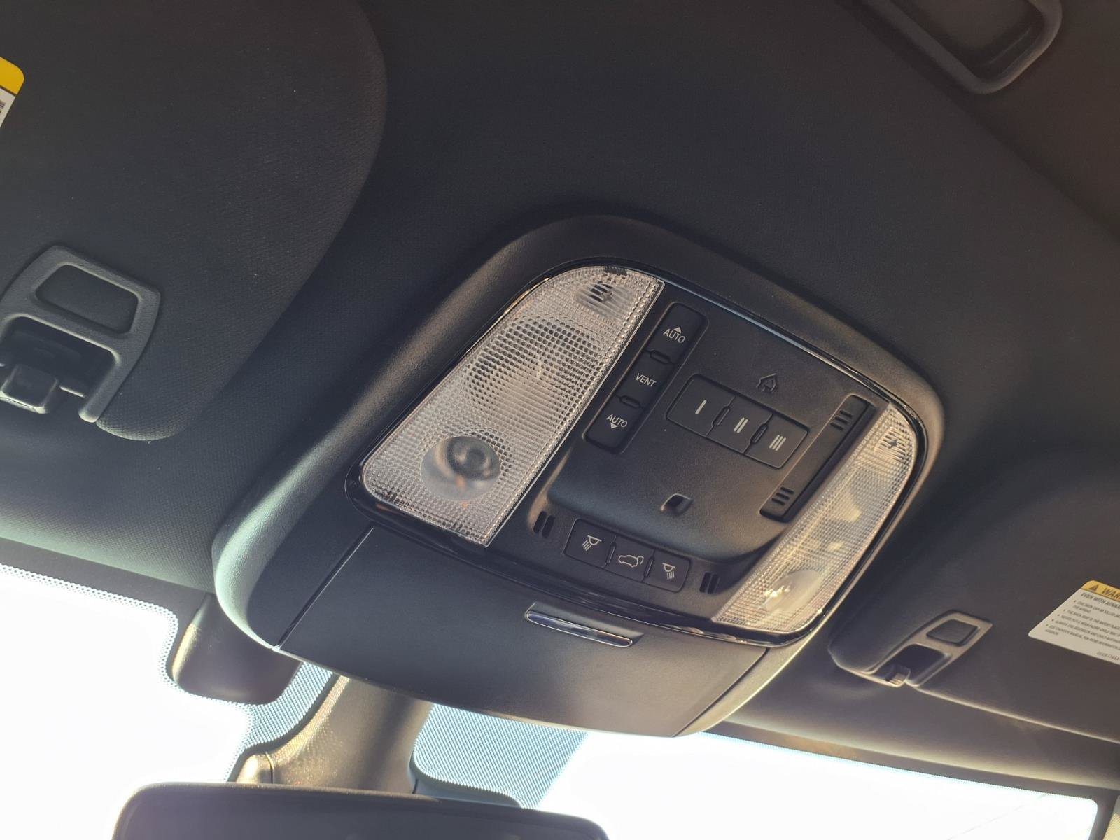 Used 2025 Dodge Durango GT AWD/4WD image 8