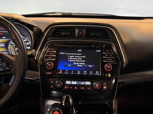 Used 2017 Nissan Maxima SR FWD image 23