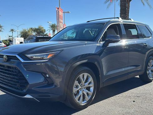 Certified 2025 Toyota Grand Highlander FWD image 3