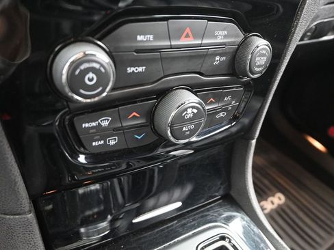 Used 2017 Chrysler 300 S image 19