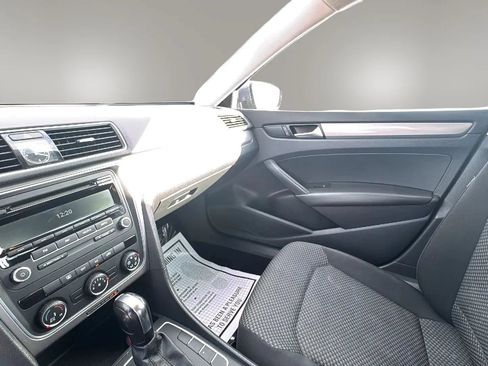 Used 2014 Volkswagen Passat 1.8T S FWD image 16