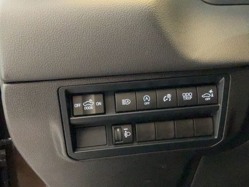 Certified 2025 Toyota Tundra Limited AWD/4WD image 19