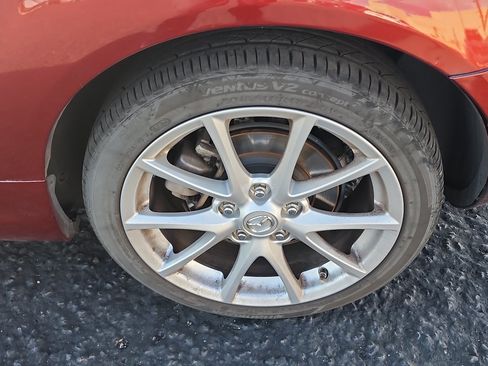 Used 2010 MAZDA MX-5 Miata Grand Touring w/ Premium Pkg RWD image 11