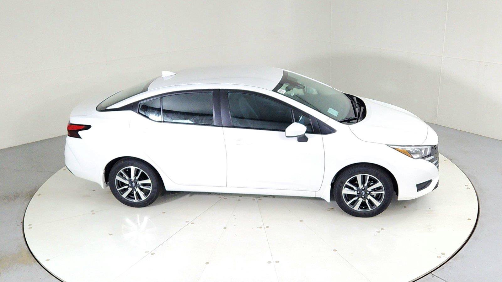 Used 2025 Nissan Versa SV w/ Trunk Package FWD image 41
