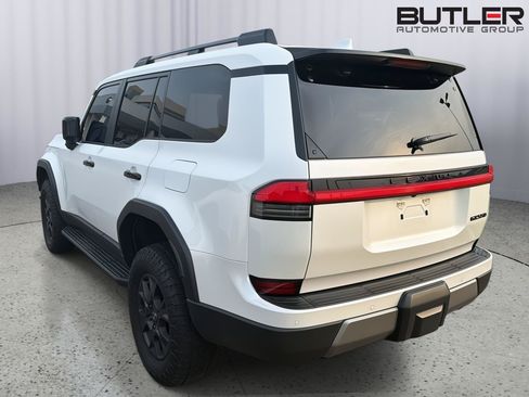 Used 2025 Lexus GX 550 AWD/4WD image 10