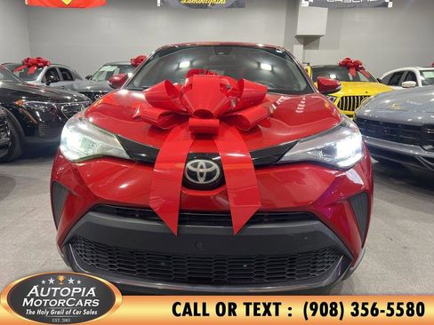 Used 2020 Toyota C-HR XLE image 30