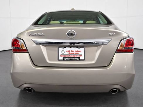 Used 2015 Nissan Altima 2.5 SV w/ Convenience Package FWD image 5