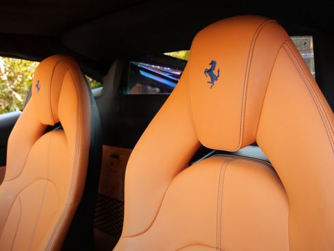 Used 2022 Ferrari F8 Tributo RWD image 17