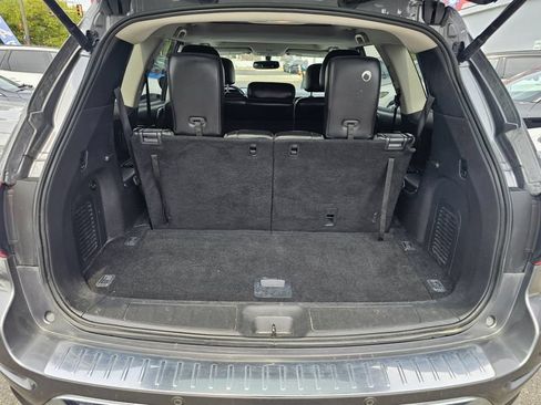 Used 2017 Nissan Pathfinder Platinum AWD/4WD image 11