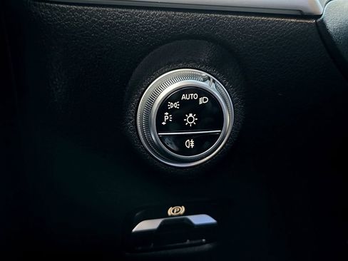 Used 2024 Mercedes-Benz C 300 4MATIC Sedan image 6