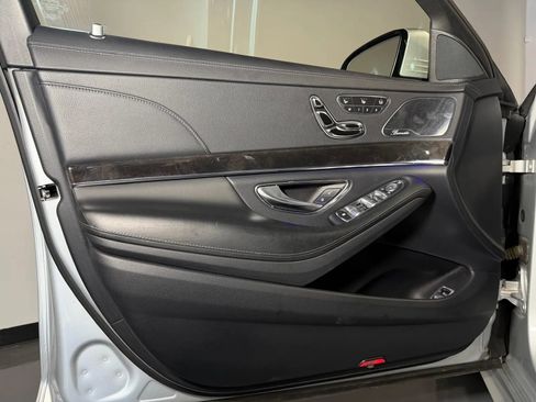 Used 2015 Mercedes-Benz S 550 Sedan image 25