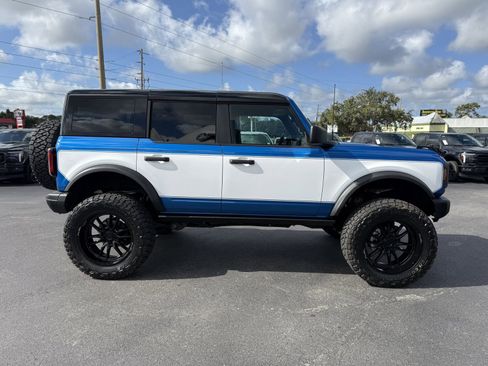 Used 2025 Ford Bronco Badlands AWD/4WD image 3