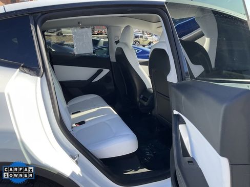 Used 2021 Tesla Model Y Long Range image 41