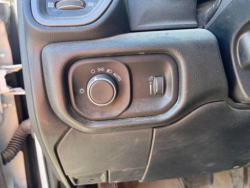 Used 2021 RAM 3500 Tradesman w/ Chrome Appearance Group AWD/4WD image 27