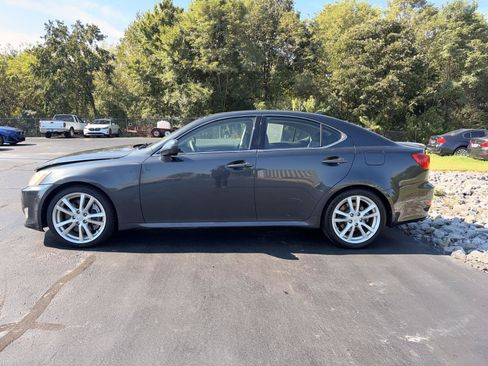 Used 2007 Lexus IS 350 w/ Premium Pkg RWD image 2