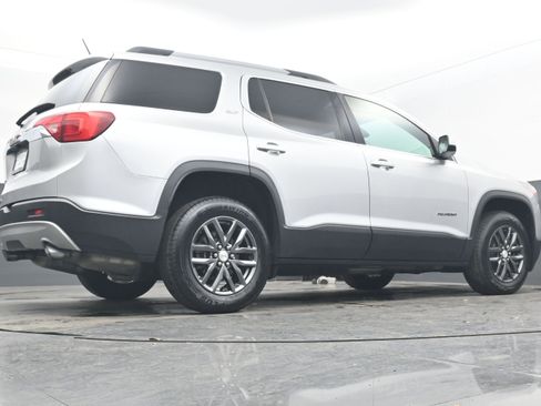 Used 2019 GMC Acadia SLT image 30