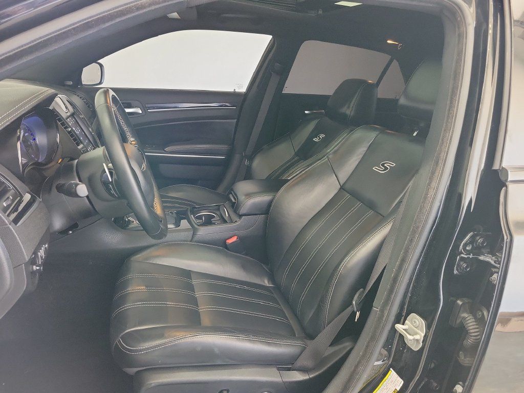 Used 2022 Chrysler 300 S RWD image 17