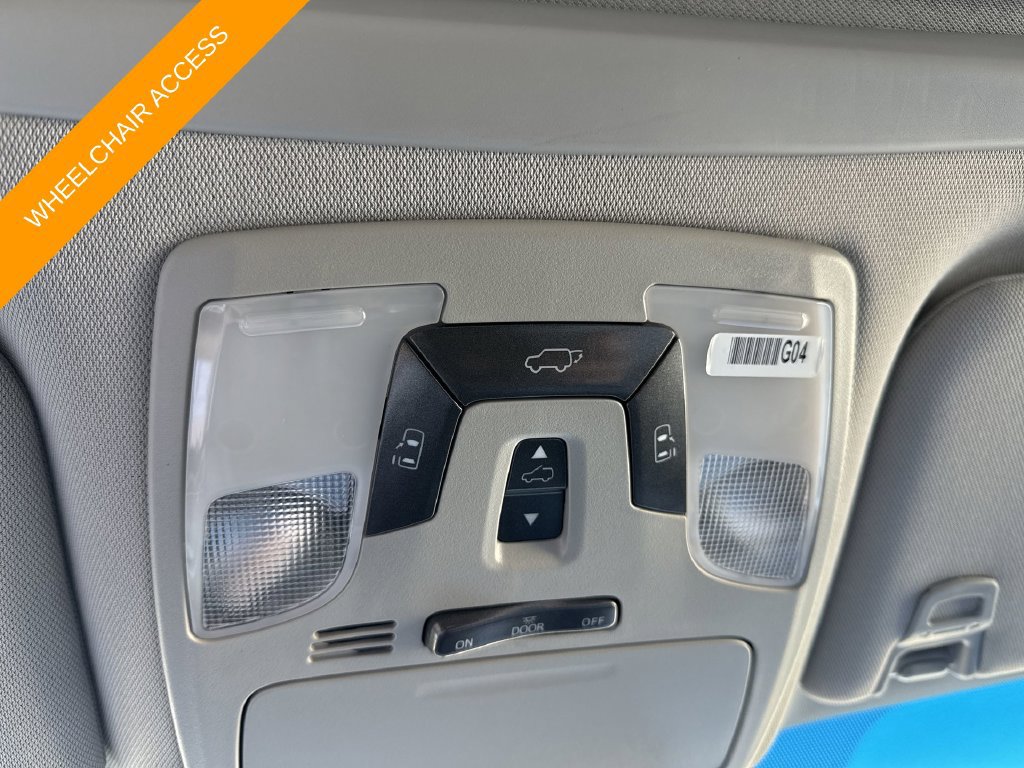 Used 2017 Toyota Sienna XLE Premium FWD image 12