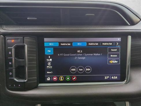 Used 2021 GMC Yukon Denali w/ Denali Premium Package image 12