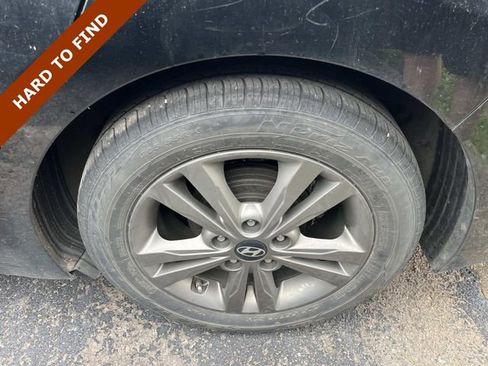 Used 2017 Hyundai Elantra Value Edition image 9