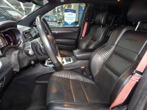Used 2021 Jeep Grand Cherokee SRT image 17