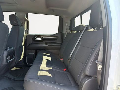 Used 2024 Chevrolet Silverado 1500 LT Trail Boss w/ Convenience Package II AWD/4WD image 13