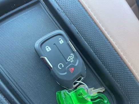 Used 2020 Chevrolet Silverado 1500 High Country w/ Technology Package image 39