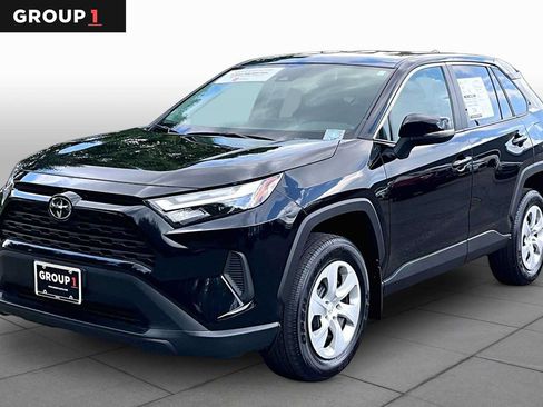 Used 2025 Toyota RAV4 LE AWD/4WD image 1
