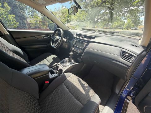 Used 2018 Nissan Rogue SV w/ Premium Package AWD/4WD image 17