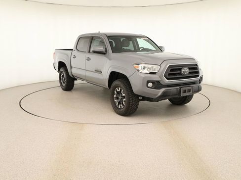 Used 2021 Toyota Tacoma SR5 RWD image 10