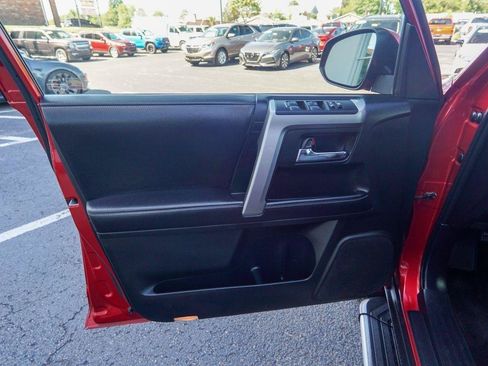 Used 2018 Toyota 4Runner SR5 Premium AWD/4WD image 15