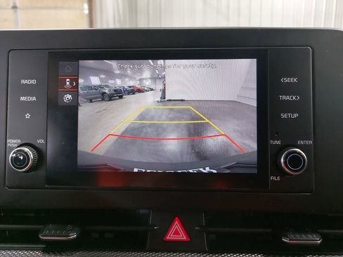 Used 2025 Kia Sportage LX AWD/4WD image 23