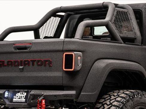 Used 2026 Jeep Gladiator Sport AWD/4WD image 9