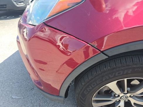 Used 2018 Toyota RAV4 XLE FWD image 2