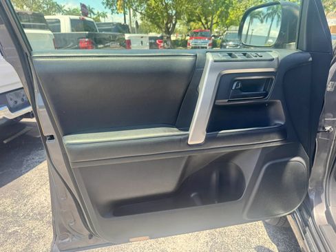 Used 2012 Toyota 4Runner Limited AWD/4WD image 37