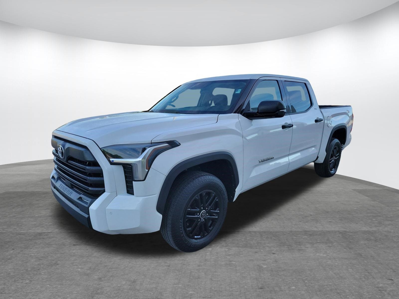 Used 2023 Toyota Tundra SR5 w/ SR5 Convenience Package AWD/4WD image 3