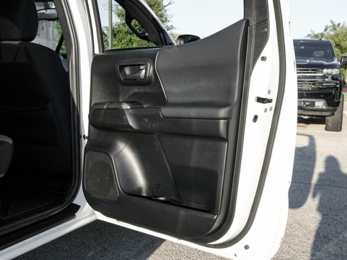 Used 2023 Toyota Tacoma TRD Off-Road image 48