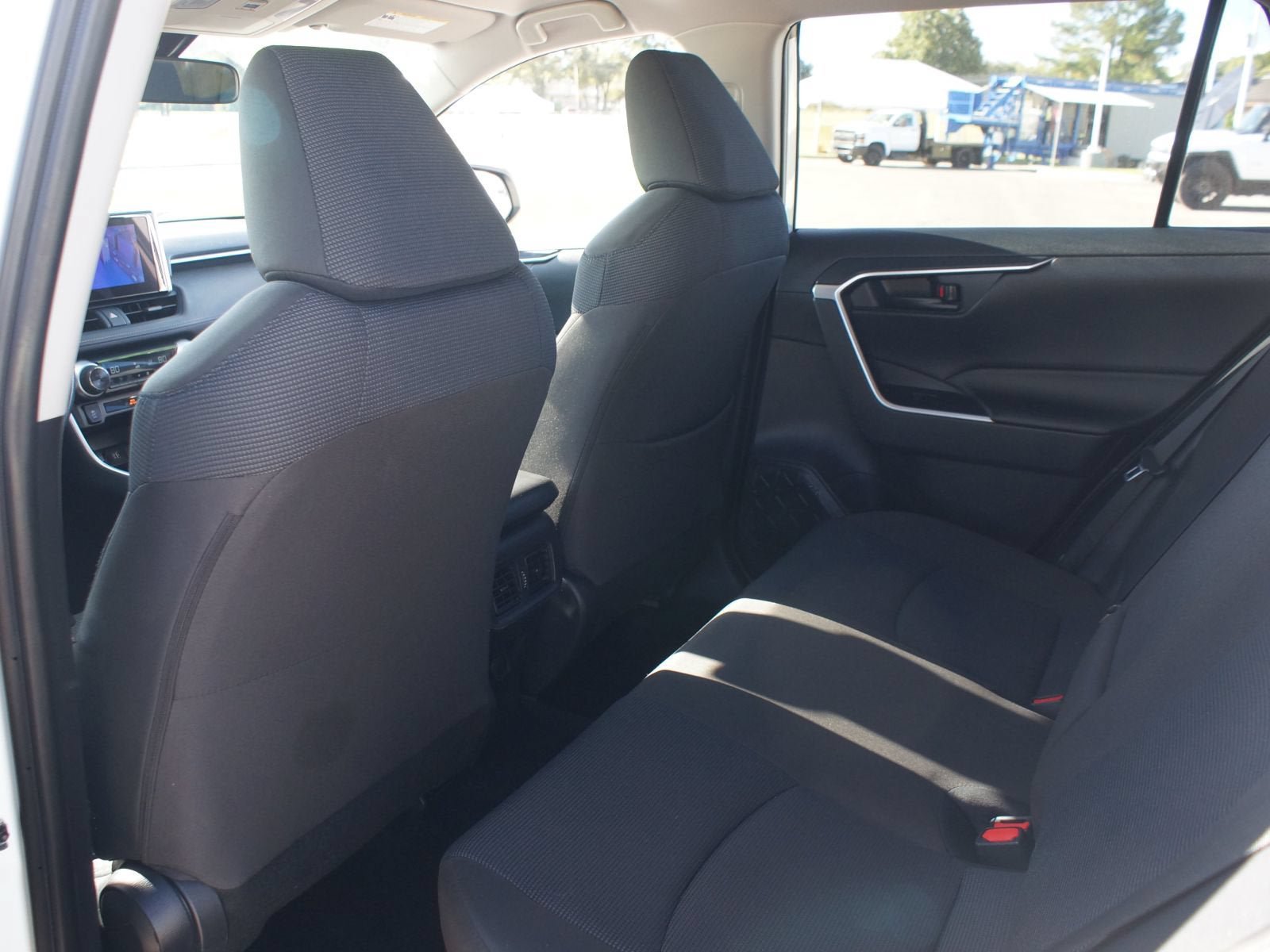 Used 2025 Toyota RAV4 LE AWD/4WD image 13